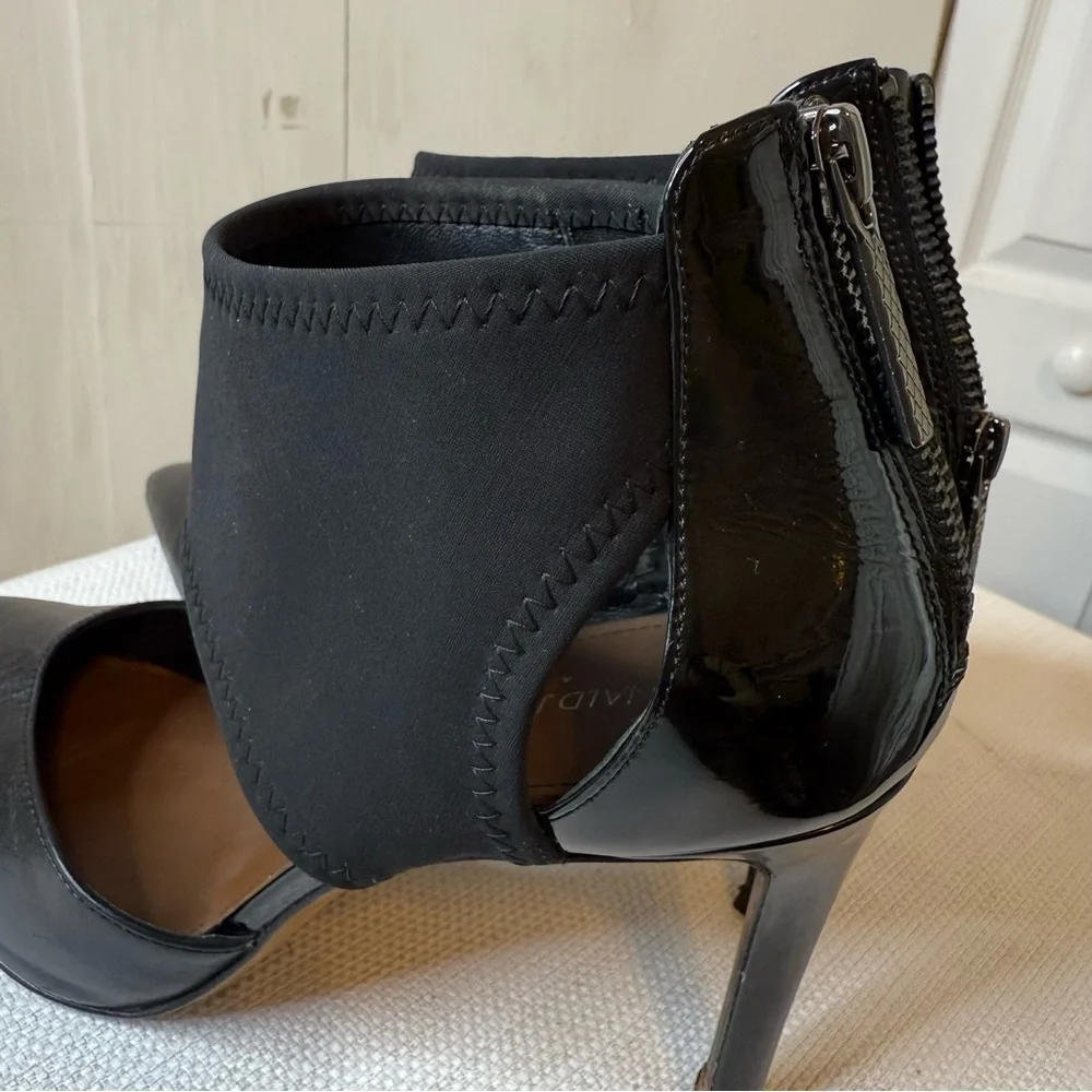 DONALD J PLINER Black Leather Ankle Band Heels 9